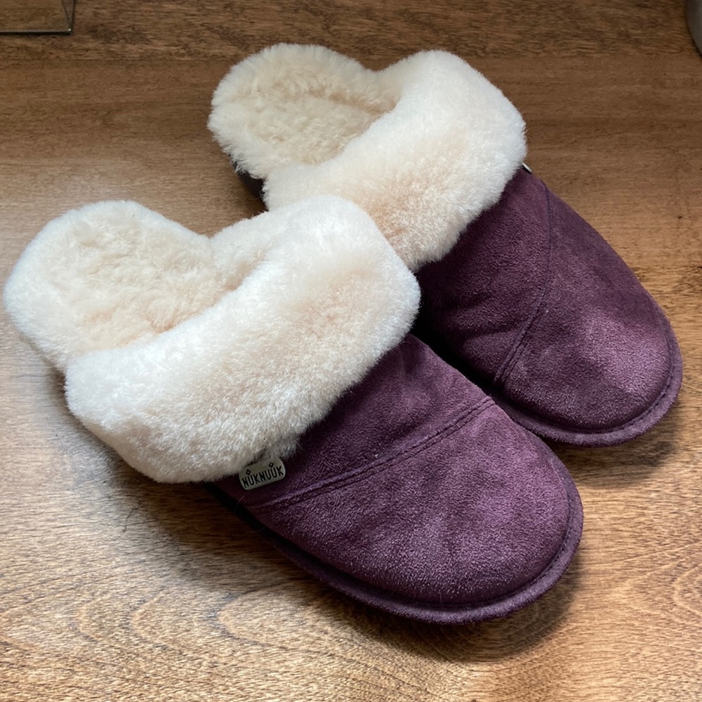 Plum Shearling-Lined Women’s Slippers